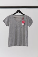 Load image into Gallery viewer, high-quality inspirational t-shirt grey saying: truth is beauty 